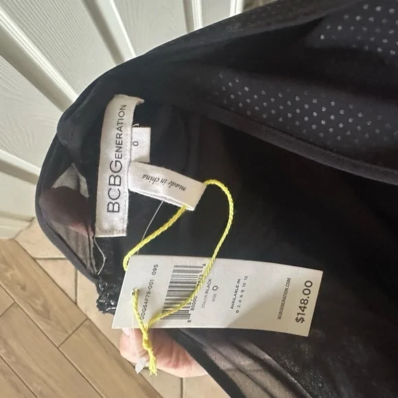 Black Gown - Picture 8 of 8